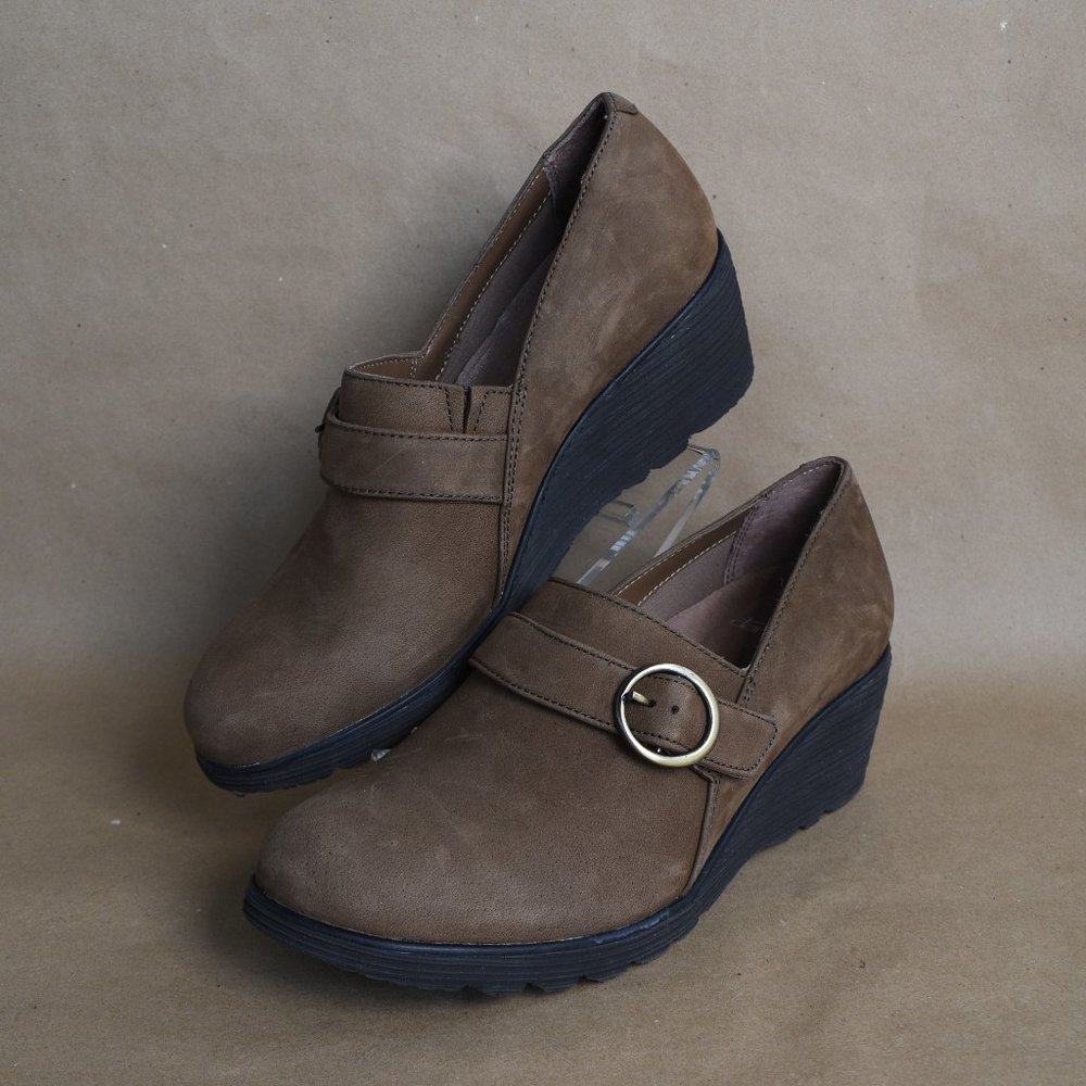 * DANSKO Clio Brown Suede Buckle Wedges 10